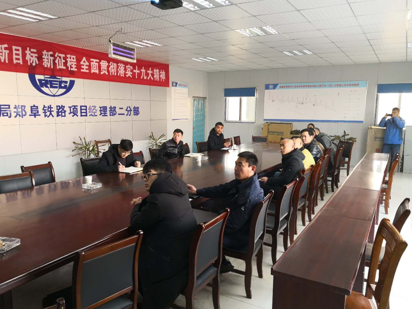 辽宁屹兴轨道专业化人员在郑阜高铁中铁十局进行现场培训