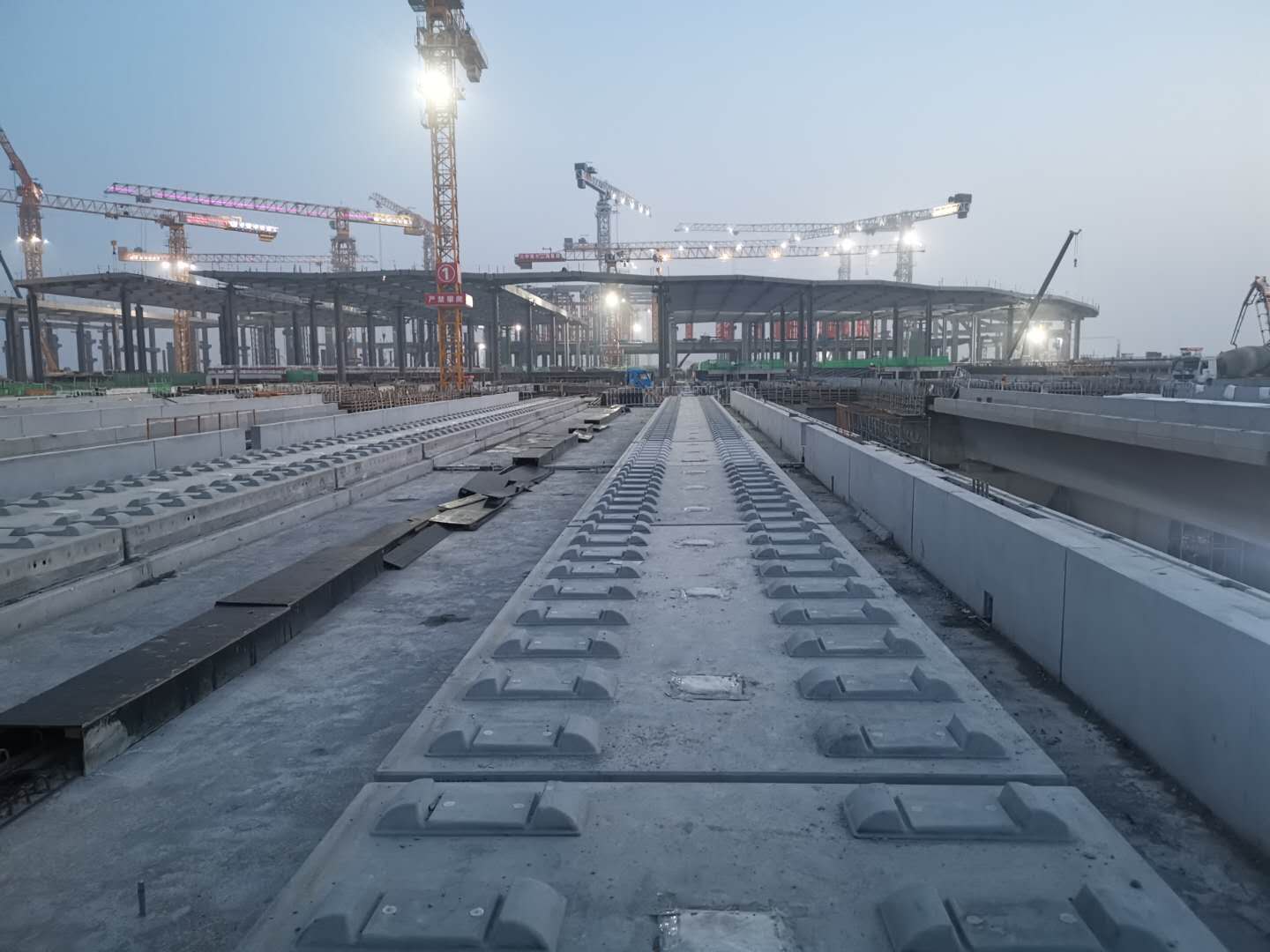 屹兴轨道京雄铁路最新实况